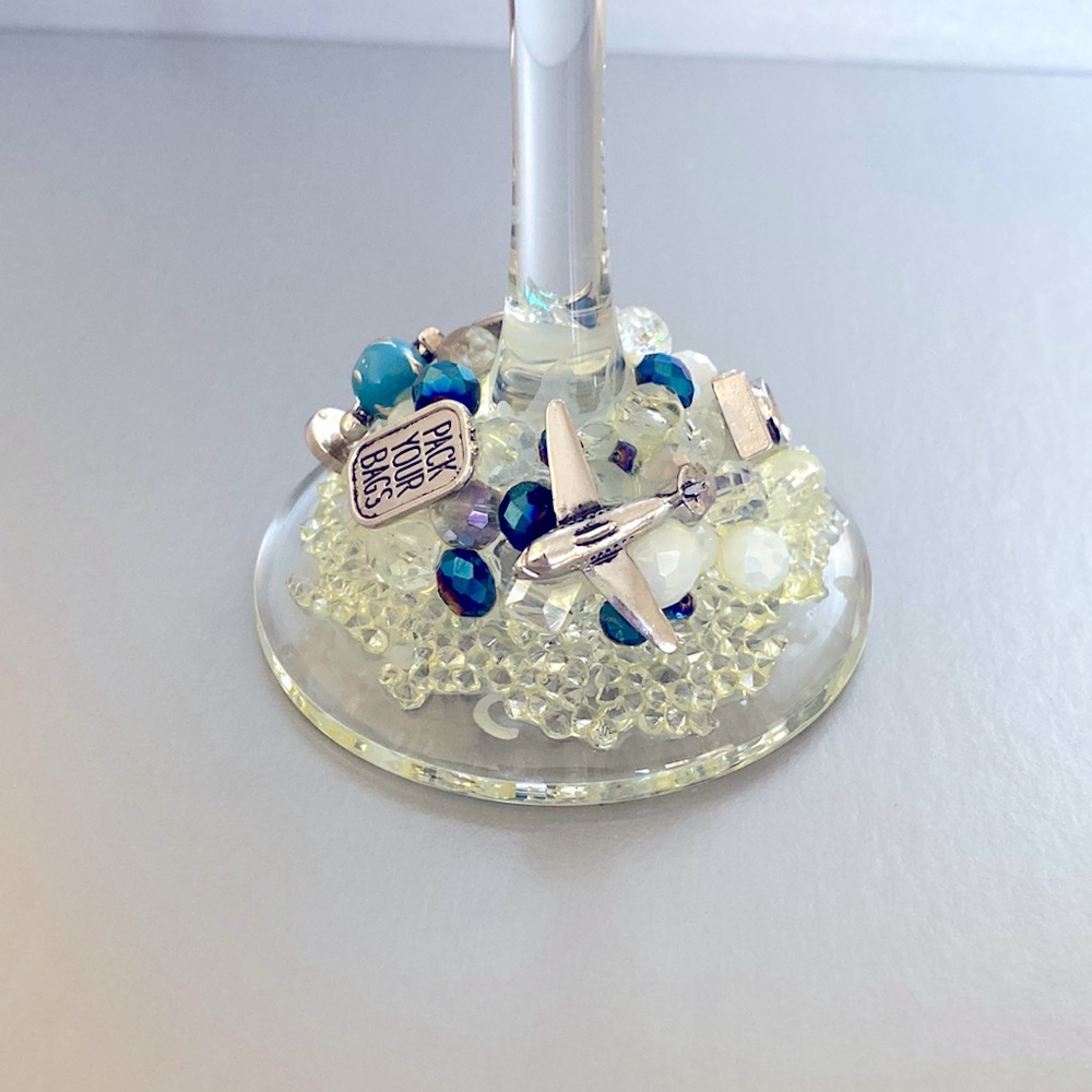 Wine Glass World Travel theme 🌎 🧳 ✈️